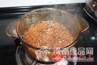 降溫美食：紅糖桂花冰粉（圖）