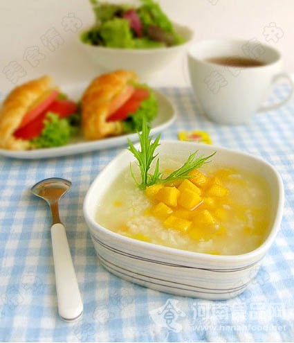 降溫美食：芒果冰粥（圖）