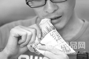 嘴咬牛奶包裝袋